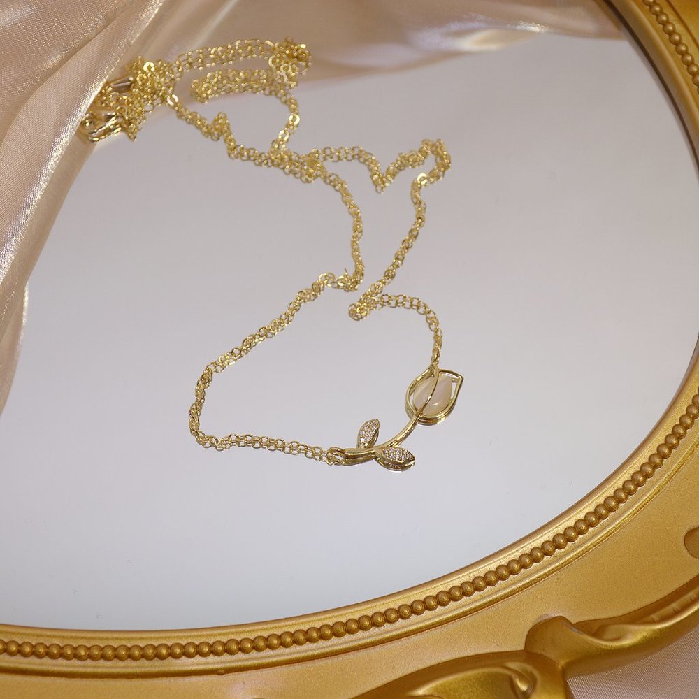NEW 14K Gold Plated Diamond Flower Leaf Necklace - Picture 5 of 10